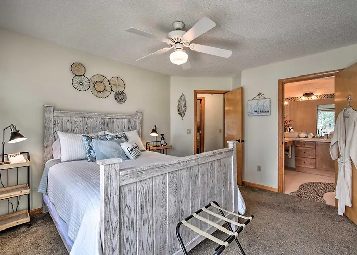 High-End Canalfront Paradise With Dock And Kayaks!