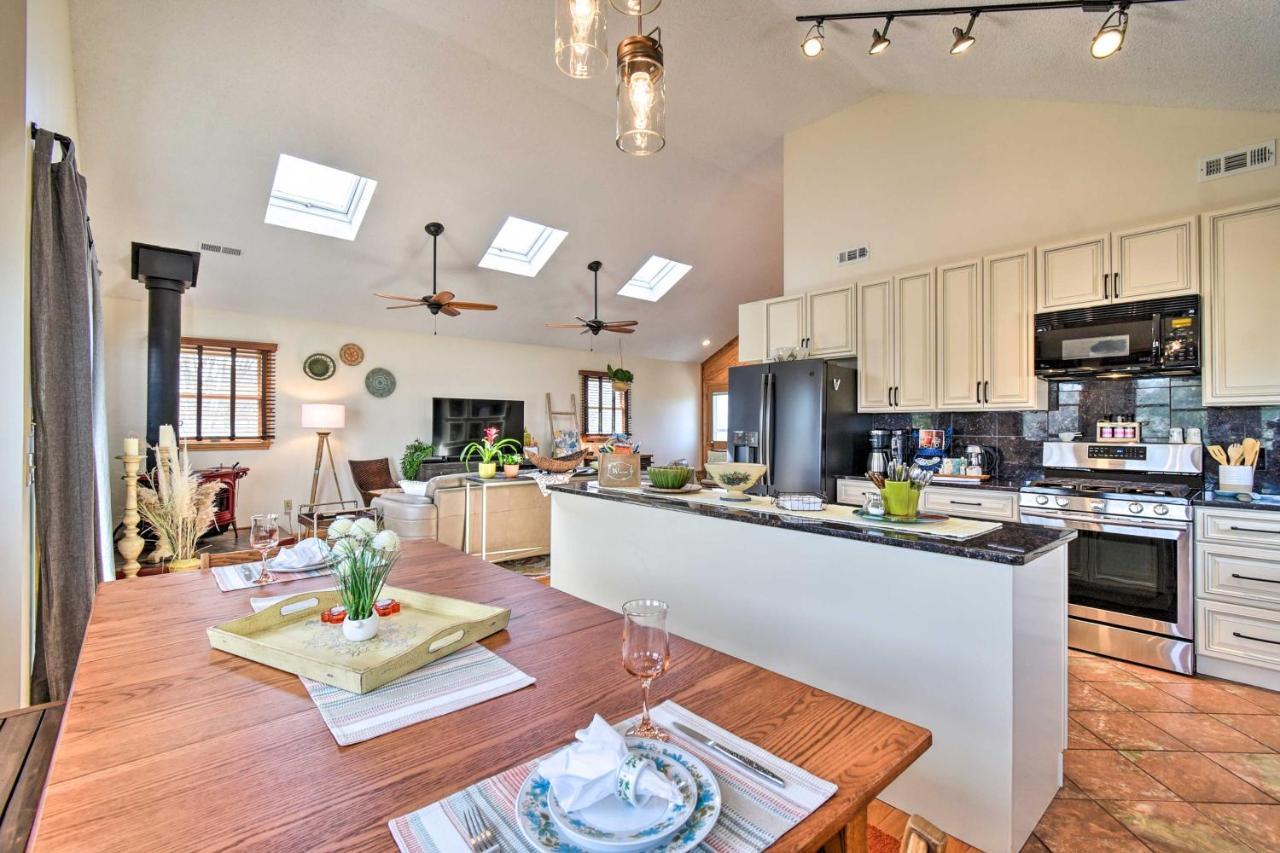 Holiday home High-end Canalfront Paradise With Dock And Kayaks! *